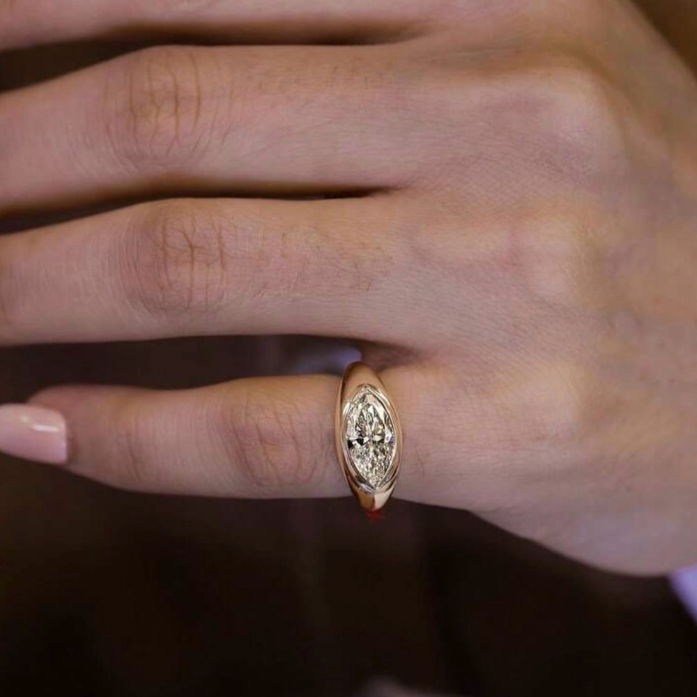 18K Gold Plated Minimalist Vintage Style Women's Ring - Picture 8 of 10